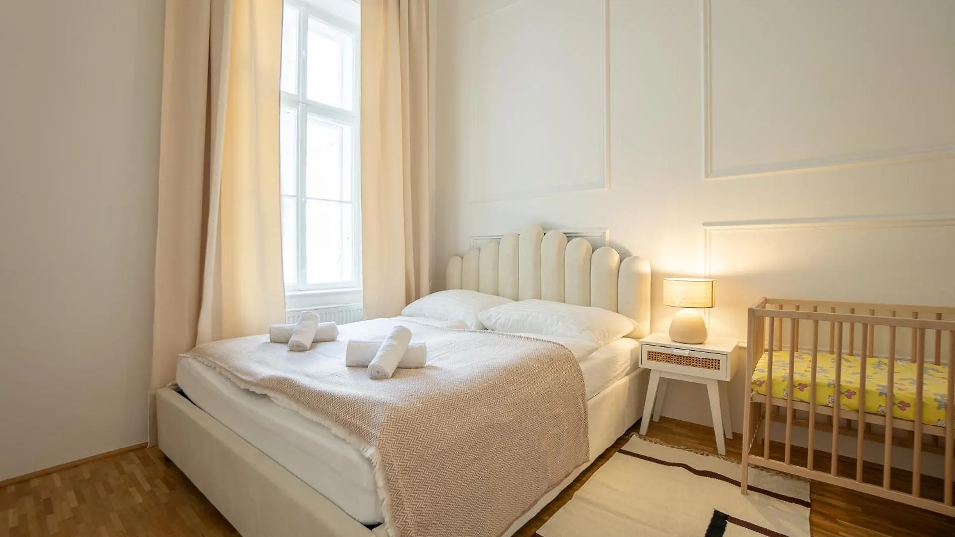 Posh 107 M2 3Br Flat In The City Center Of Vienna Apartment