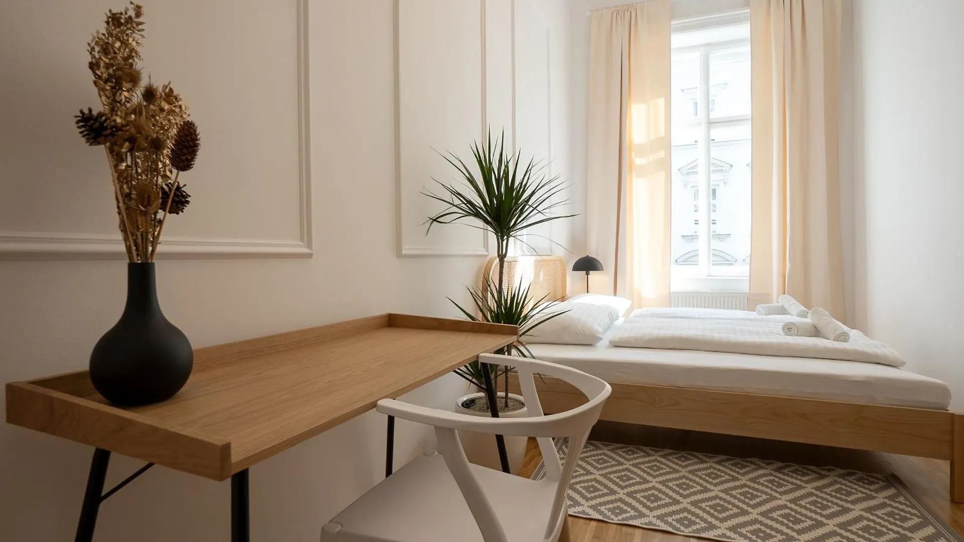 Posh 107 M2 3Br Flat In The City Center Of Вена Апартаменты