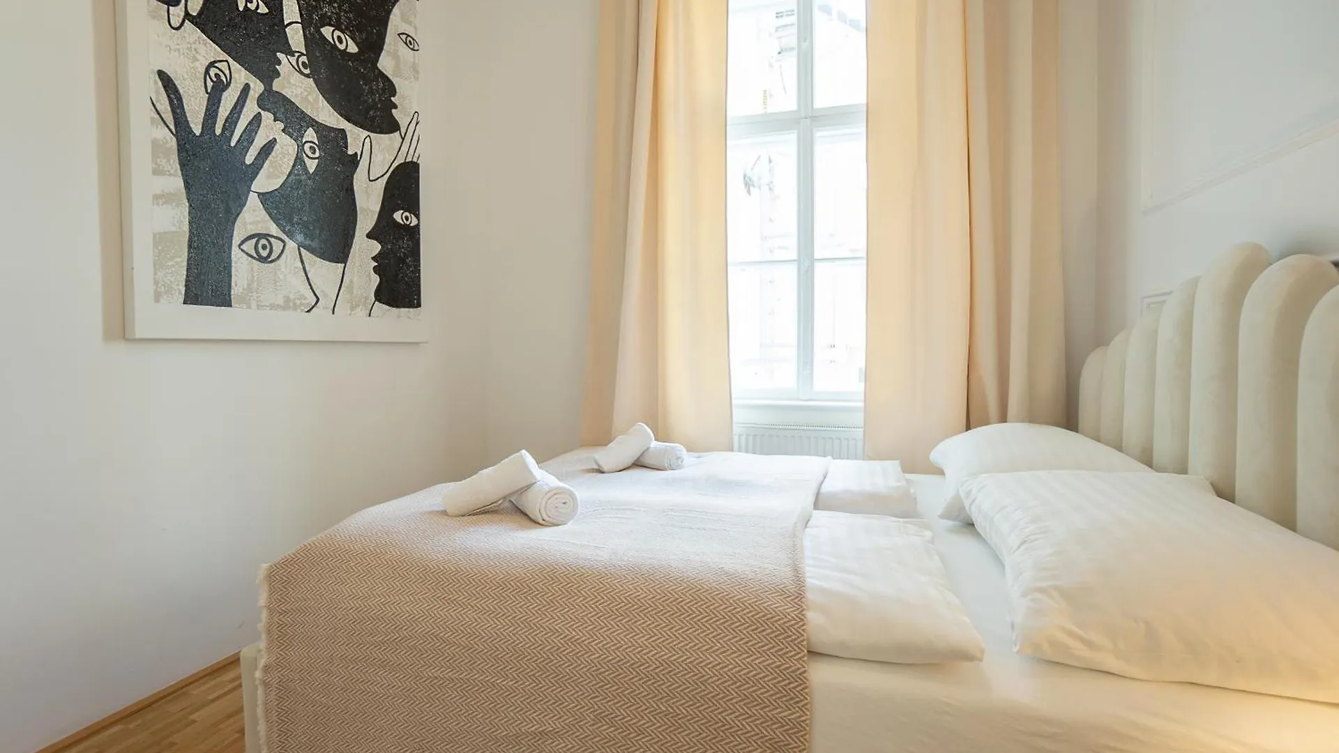 Posh 107 M2 3Br Flat In The City Center Of Вена Австрия